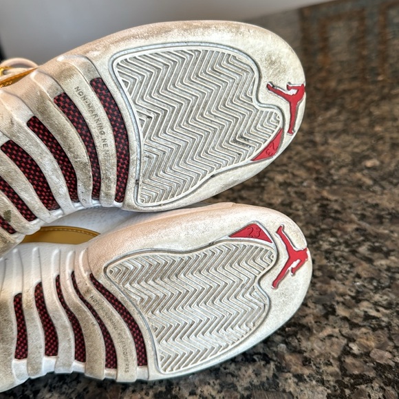 Air Jordan 12 Retro jumpman Two Trey EUC 5.5Y - Picture 7 of 17
